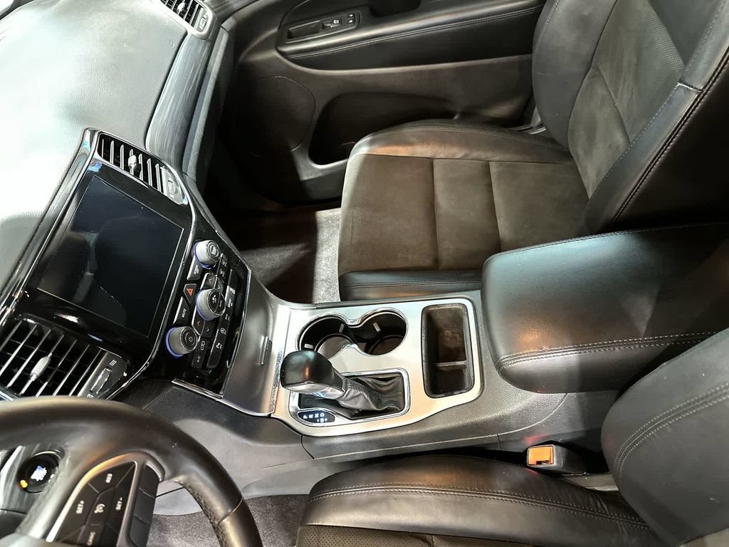 Used 2019 Jeep Grand Cherokee Altitude AWD/4WD image 32