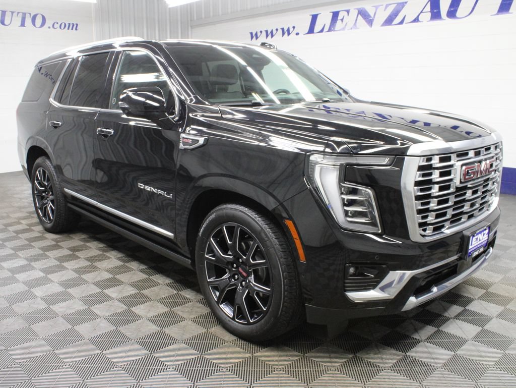 Used 2025 GMC Yukon Denali w/ Denali Reserve Package AWD/4WD image 3
