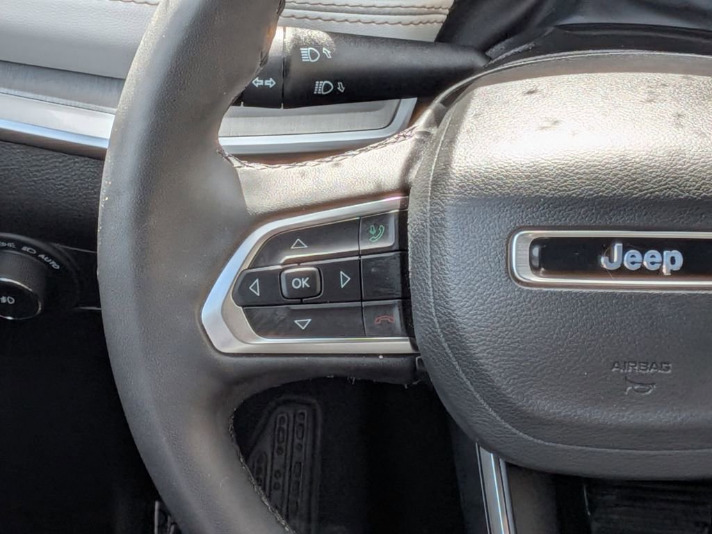 Used 2025 Jeep Compass Limited image 23