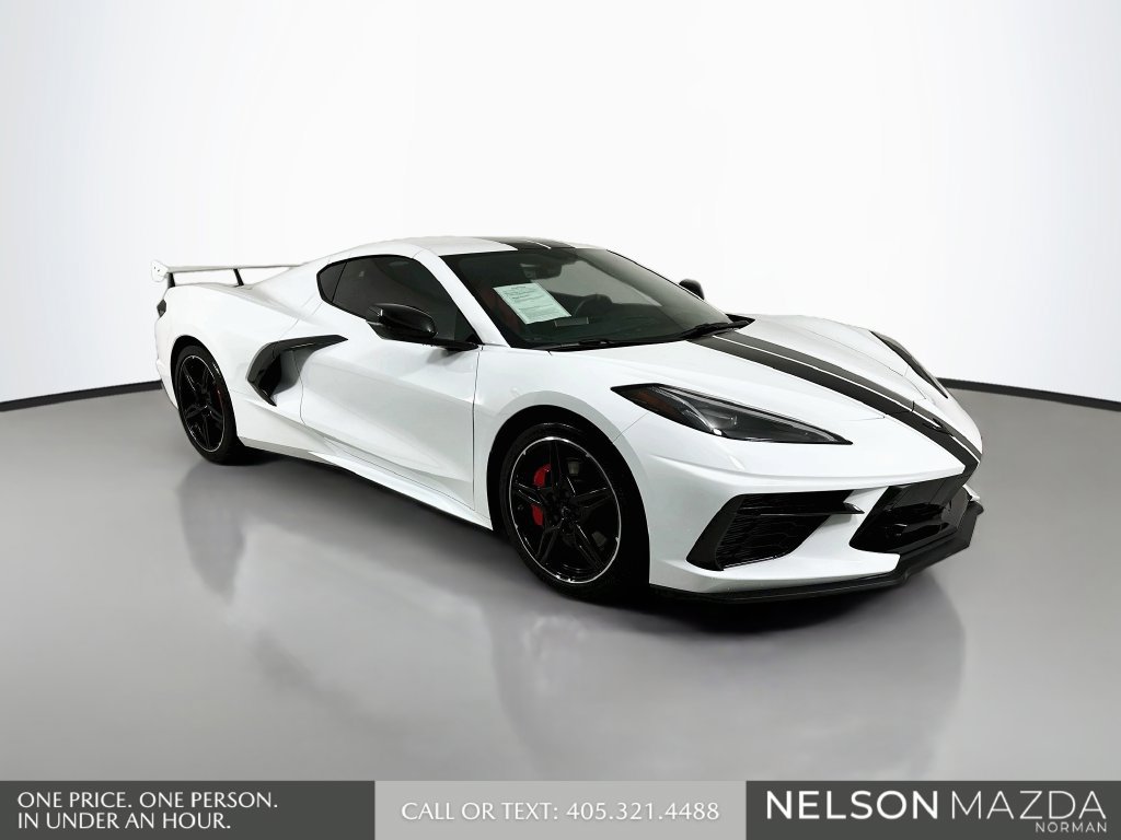 Used 2022 Chevrolet Corvette Stingray Premium Cpe w/ Z51 Performance Package RWD image 3