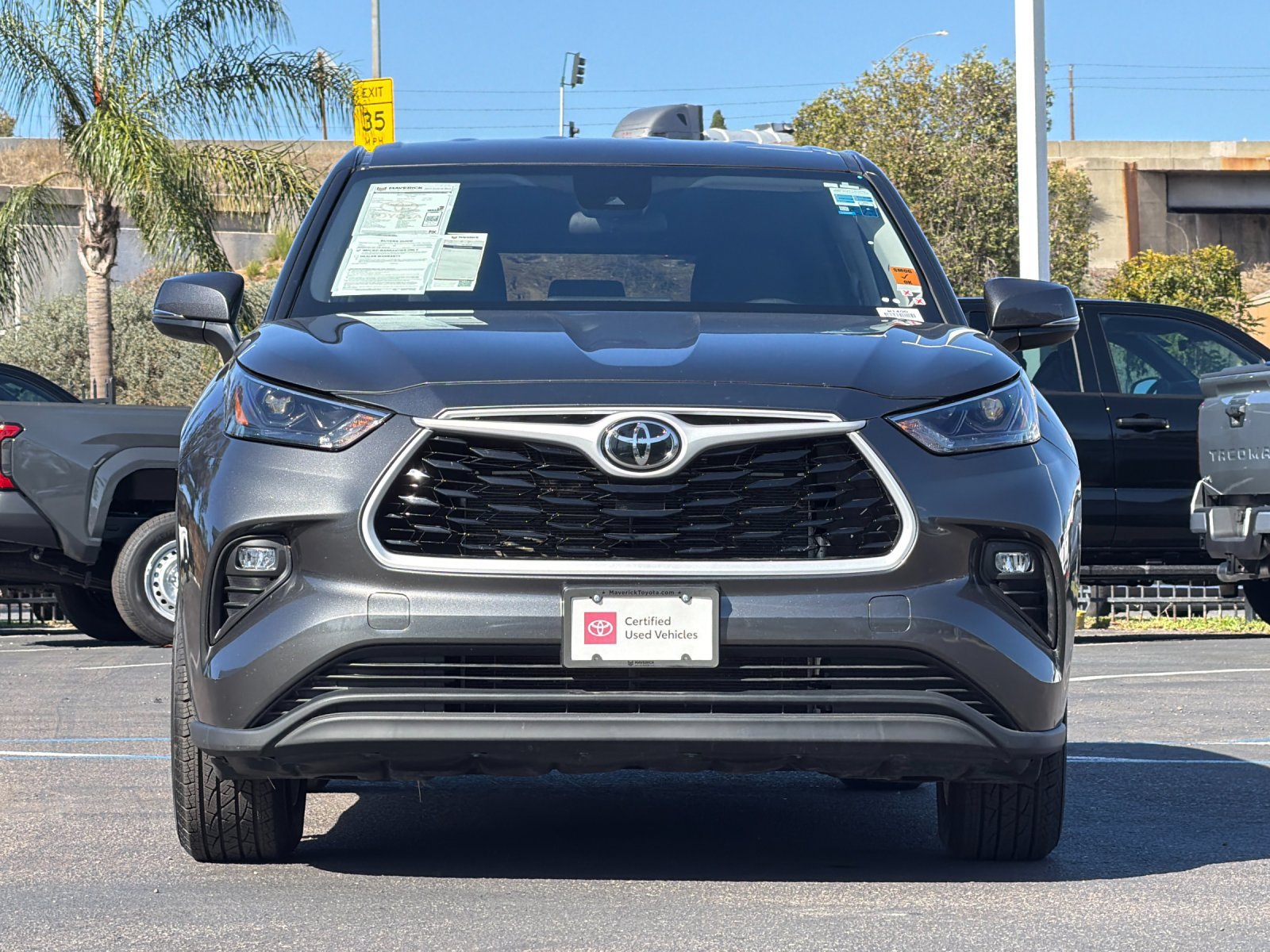 Used 2025 Toyota Highlander LE AWD/4WD image 7