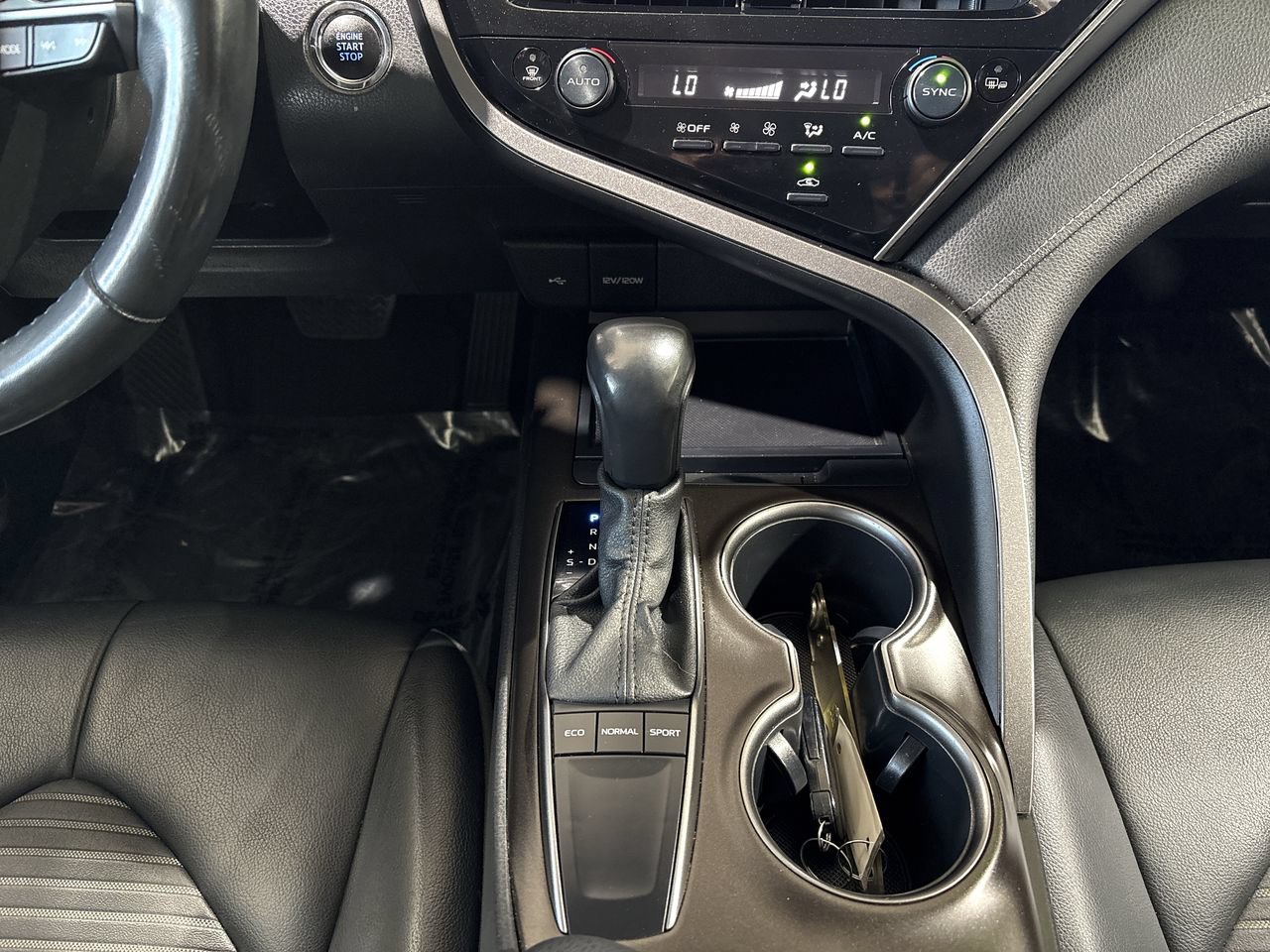 Used 2022 Toyota Camry SE w/ Convenience Package FWD image 20