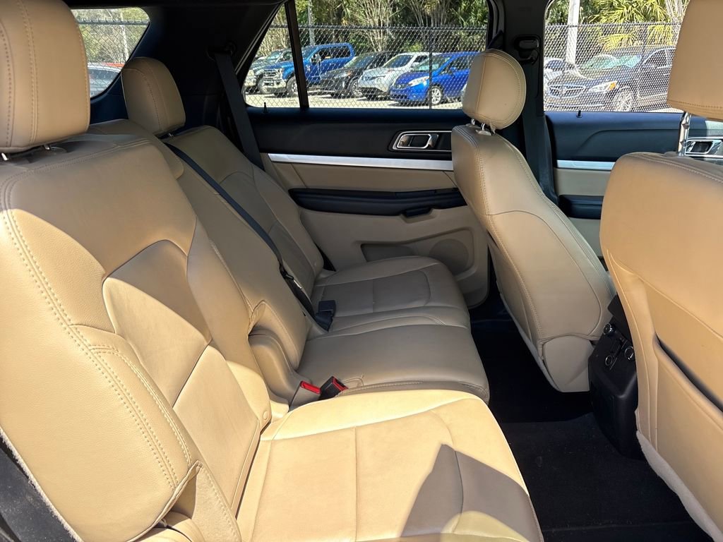 Used 2017 Ford Explorer XLT w/ Equipment Group 202A image 29