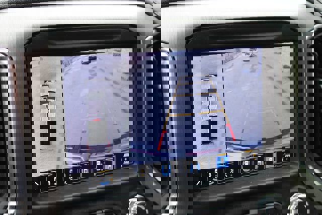 Used 2021 GMC Sierra 2500 Denali w/ Denali Black Diamond Edition image 8