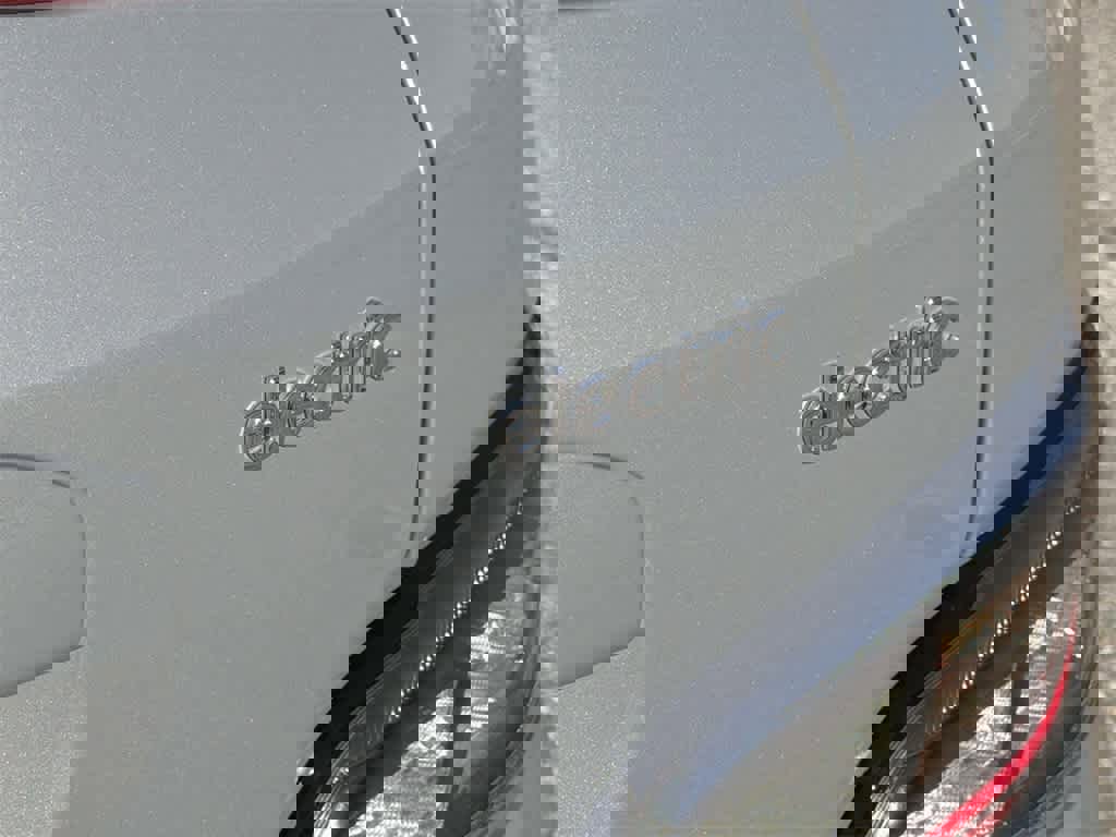 Used 2023 Hyundai Kona SE image 32