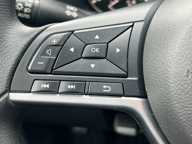 Used 2025 Nissan Altima 2.5 SV FWD image 18