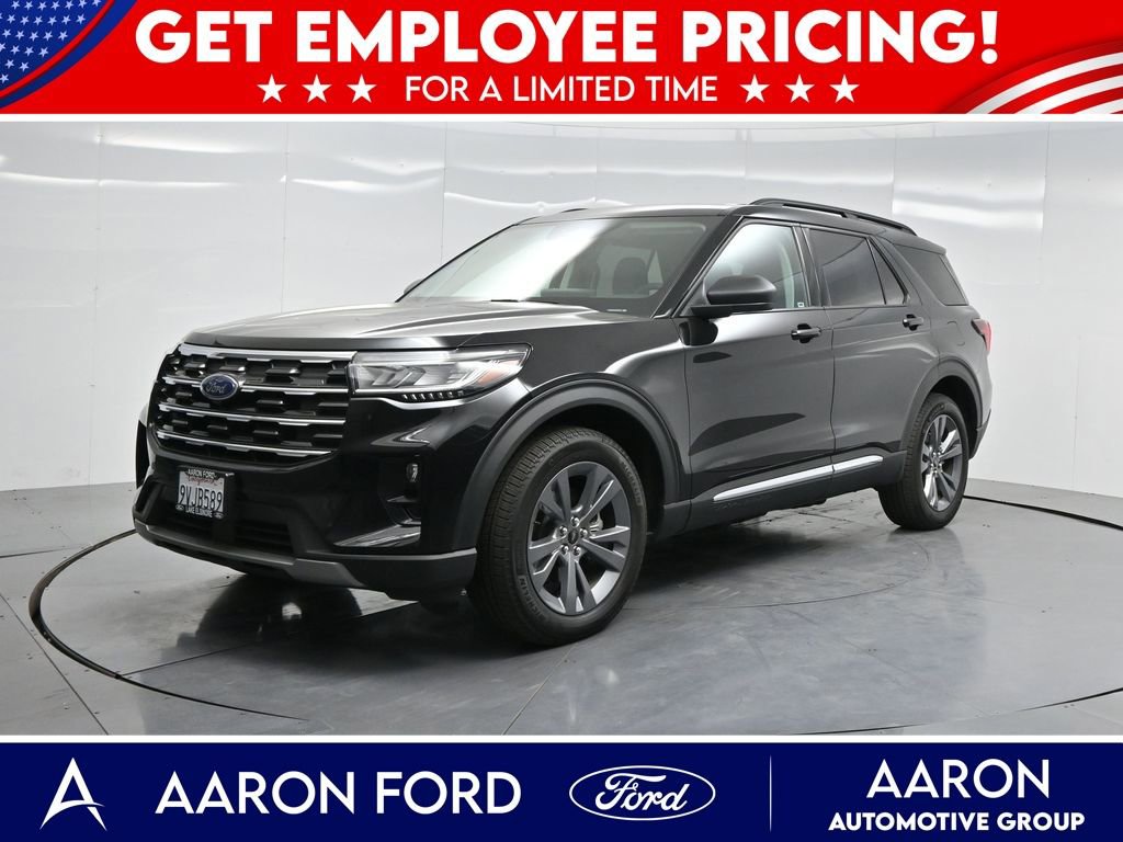 New 2025 Ford Explorer Active w/ Active Comfort Package AWD/4WD image 1