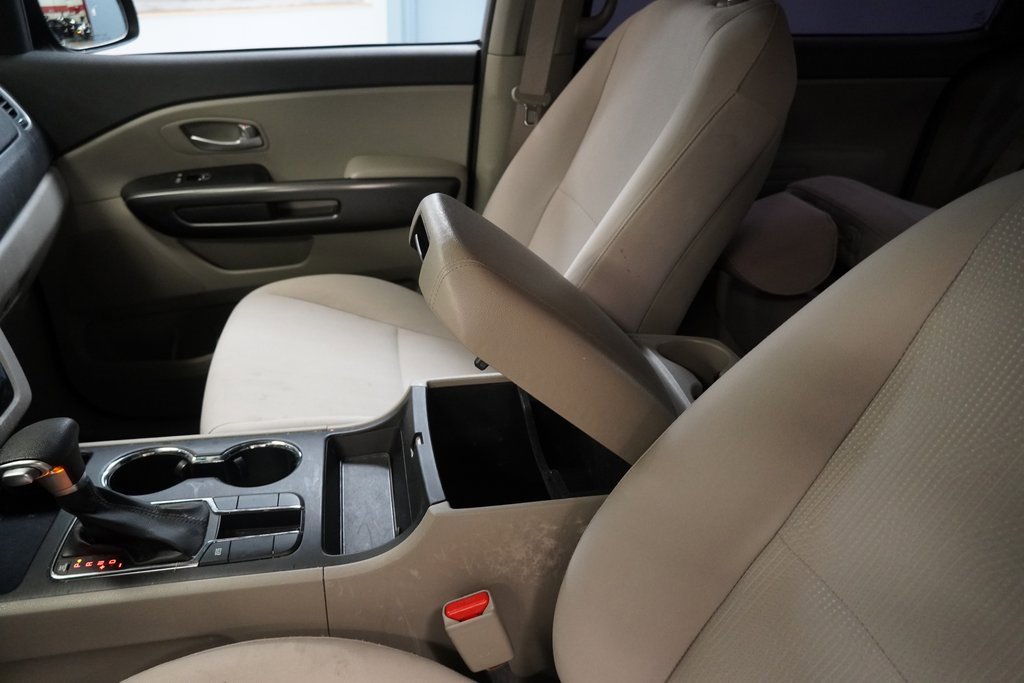 Used 2019 Kia Sedona L image 9