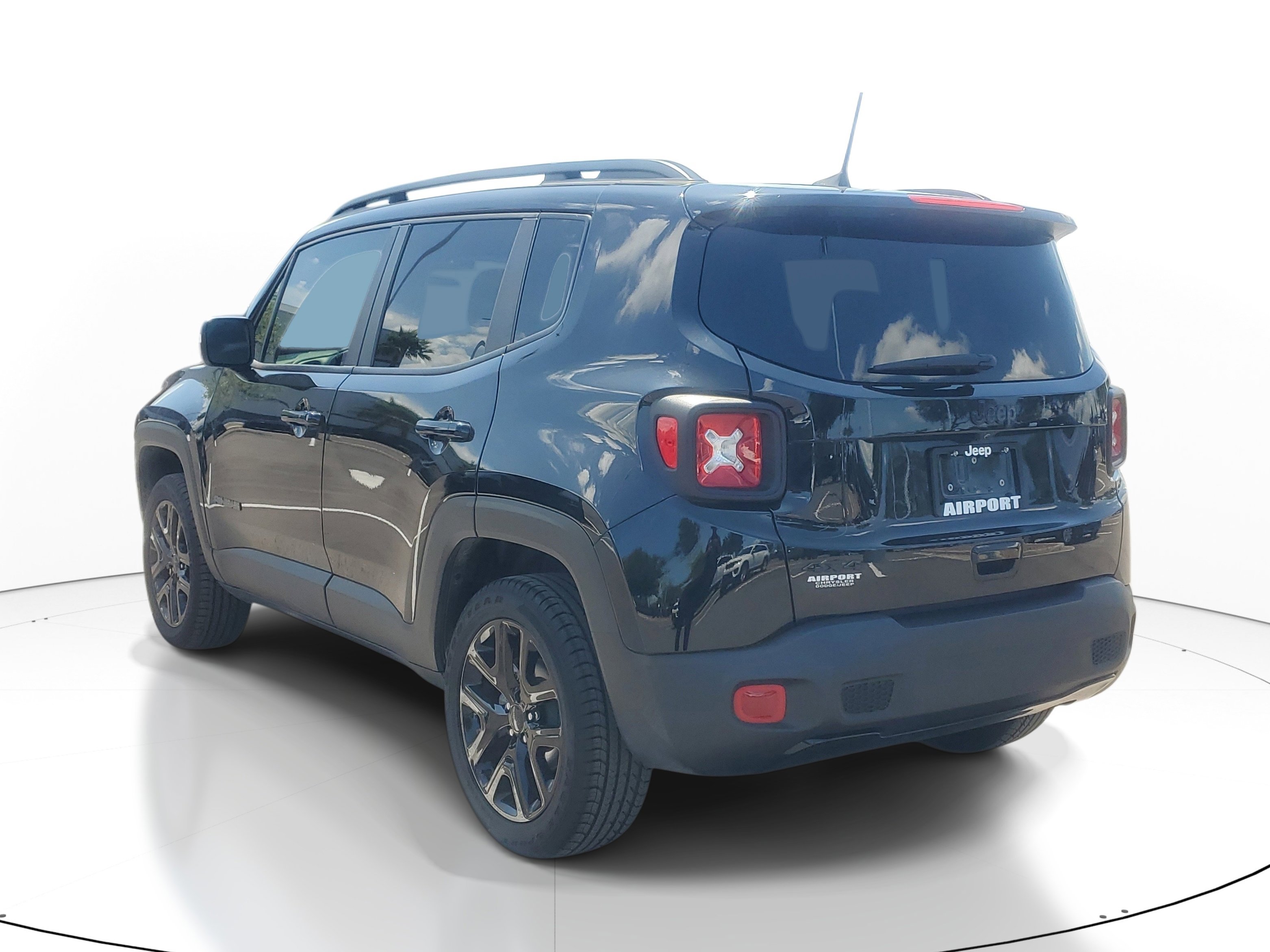 Used 2022 Jeep Renegade Altitude AWD/4WD image 4