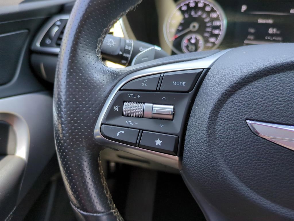 Used 2022 Genesis G70 2.0T RWD image 19