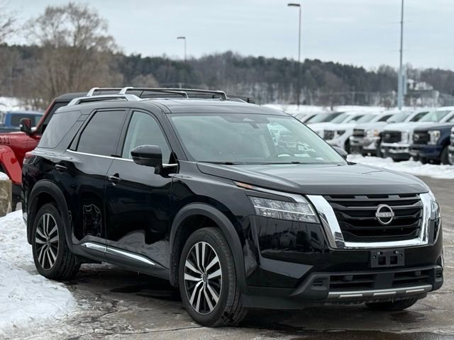 Used 2023 Nissan Pathfinder Platinum w/ Cargo Package image 38
