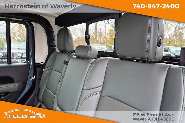 New 2025 Jeep Gladiator Mojave w/ Convenience Group image 25