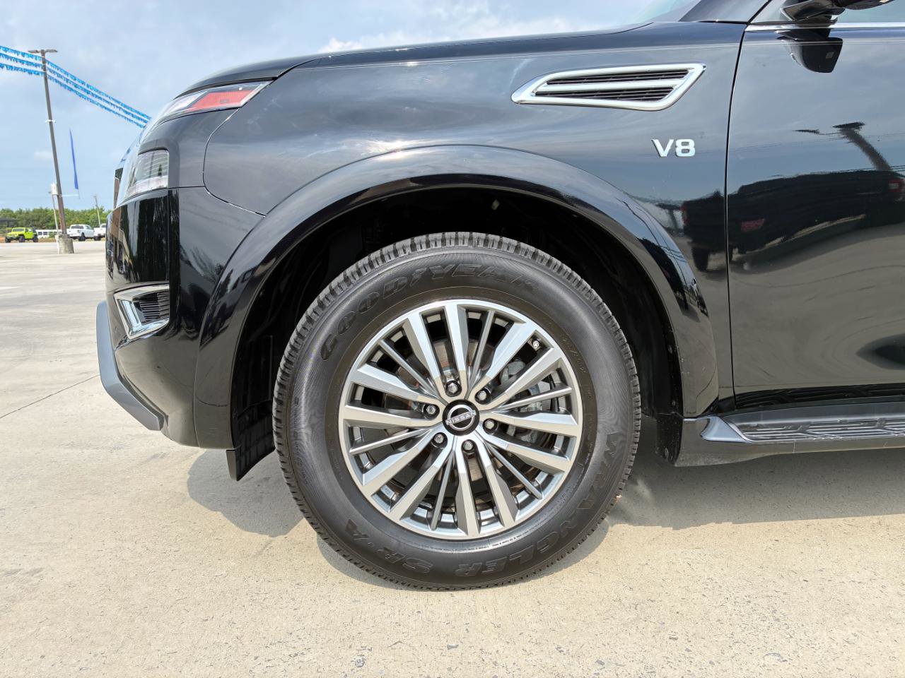 Used 2021 Nissan Armada SV w/ SV Appearance Package RWD image 7