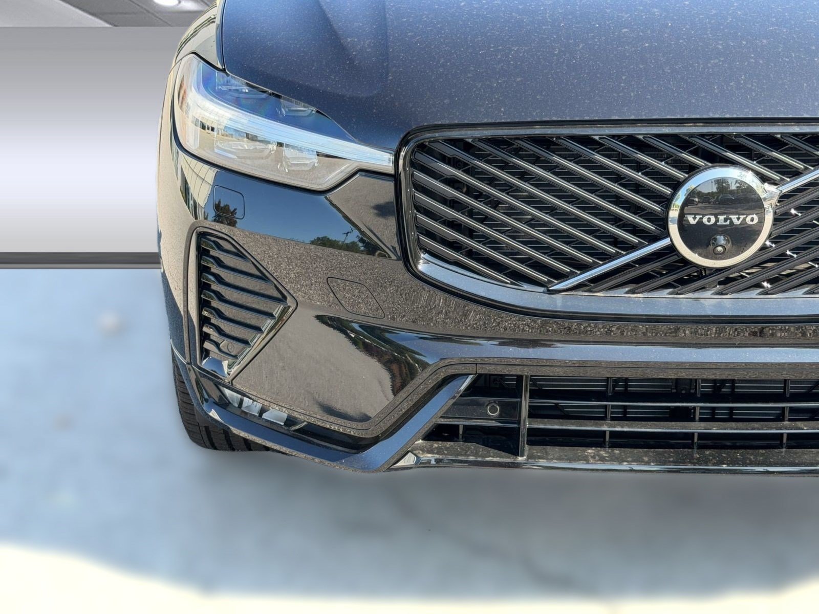 New 2026 Volvo XC60 B5 Plus w/ Protection Package Premier AWD/4WD image 12