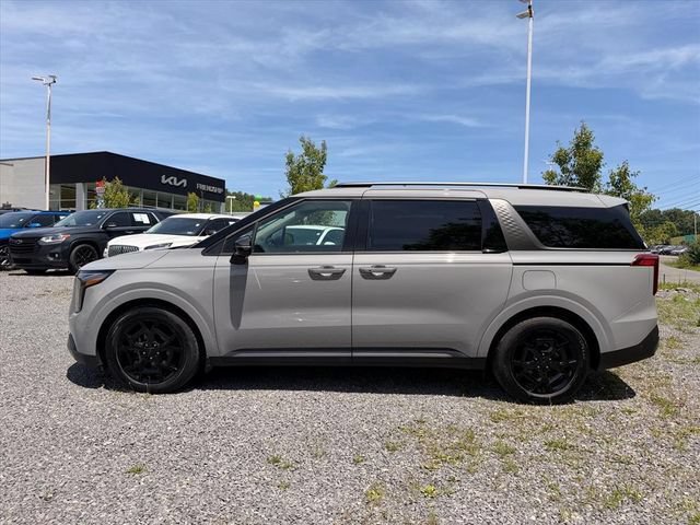 Used 2026 Kia Carnival SX w/ SX Dark Edition Package FWD image 4
