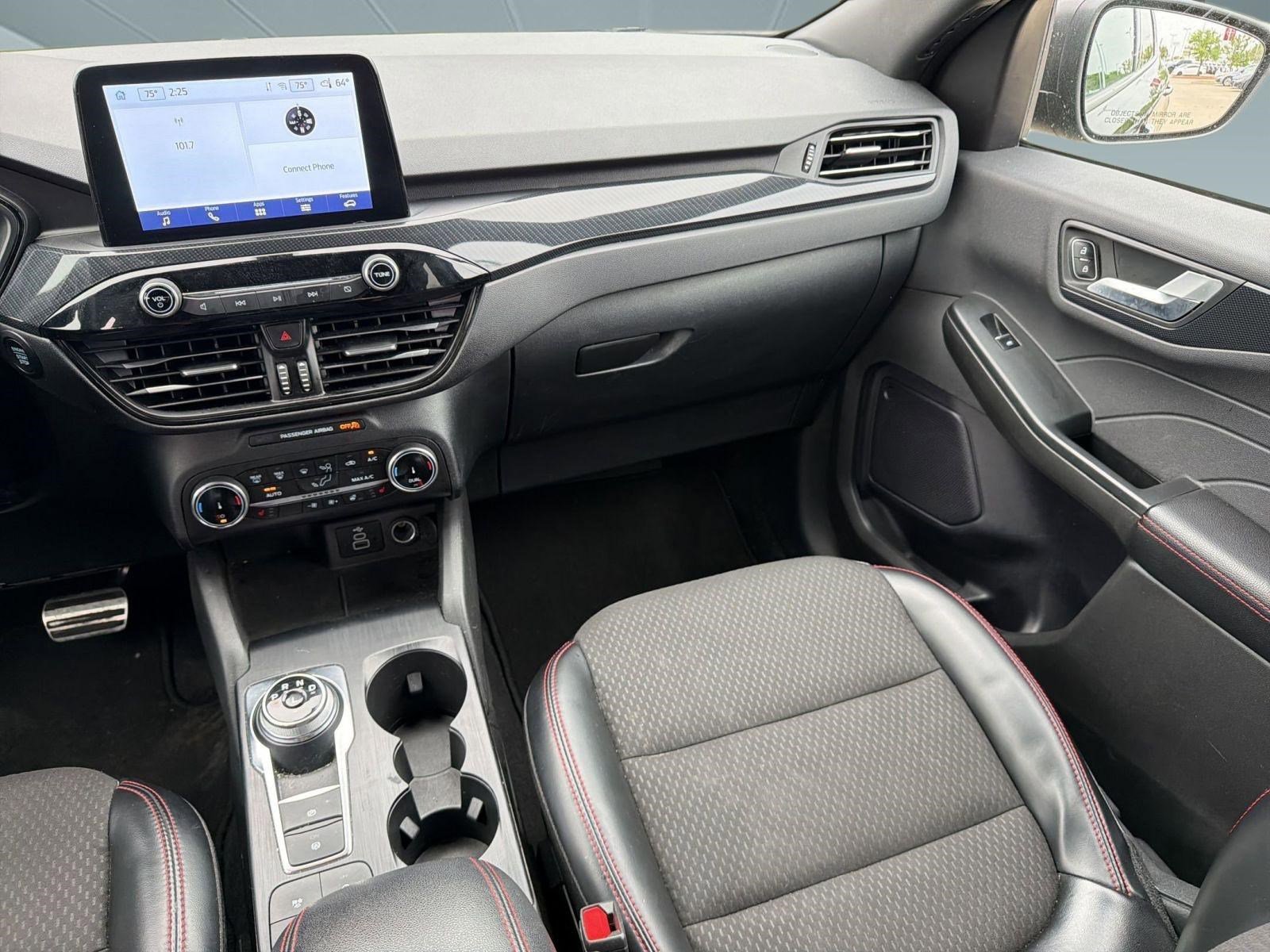 Used 2024 Ford Escape ST-Line w/ Cold Weather Package image 27