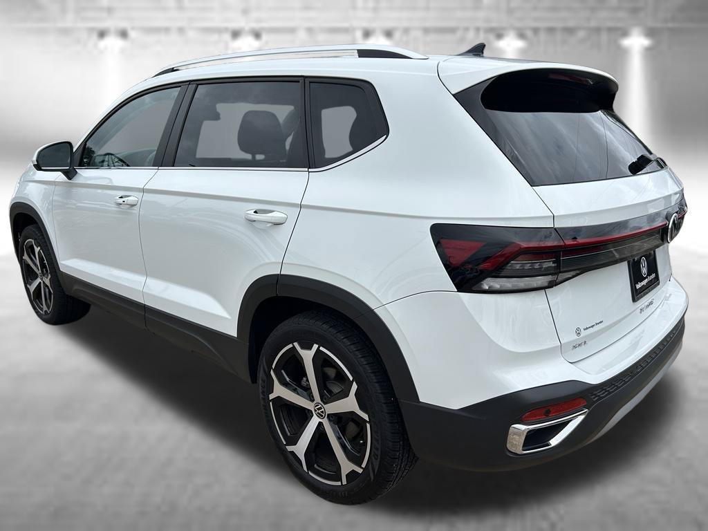 Used 2026 Volkswagen Taos SEL AWD/4WD image 4