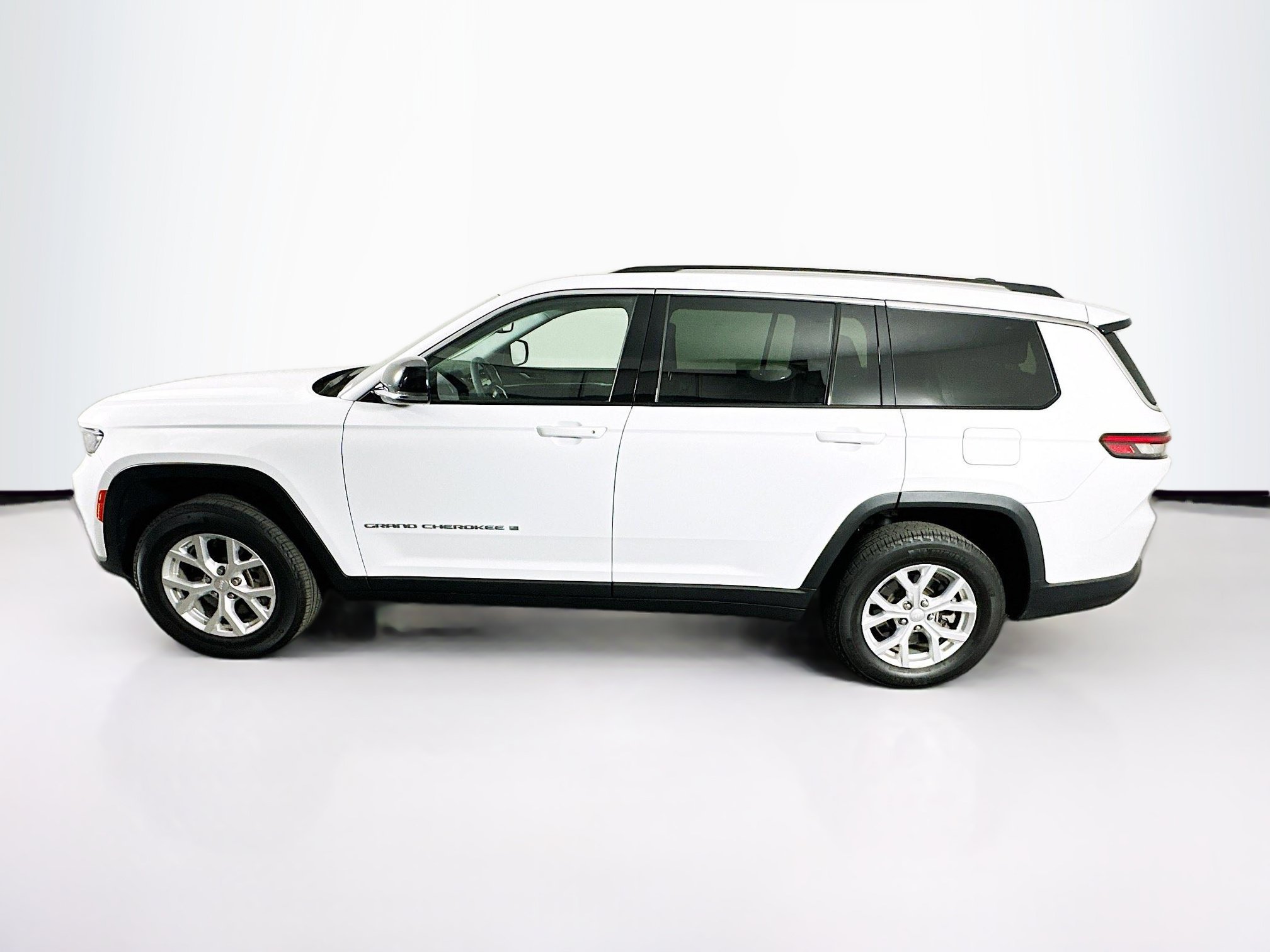 Used 2023 Jeep Grand Cherokee L Limited AWD/4WD image 4