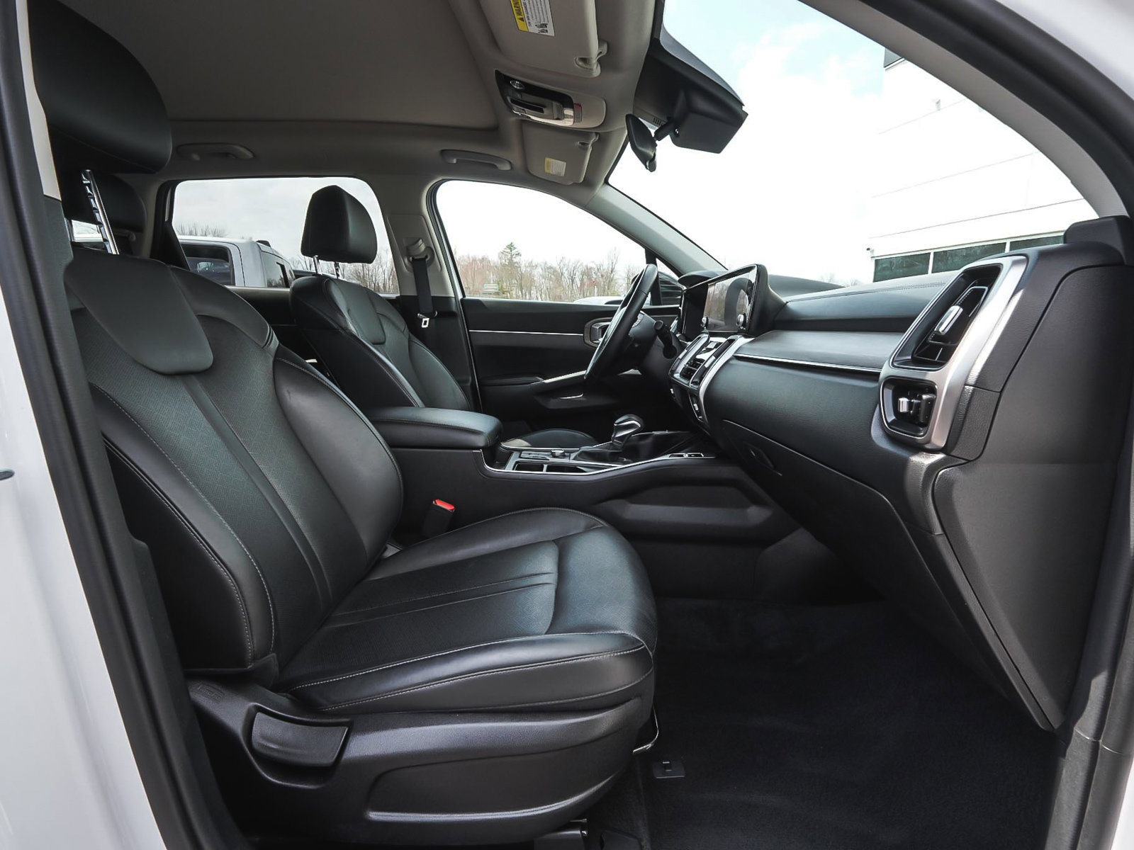 Used 2023 Kia Sorento S w/ Panoramic Sunroof Package image 43