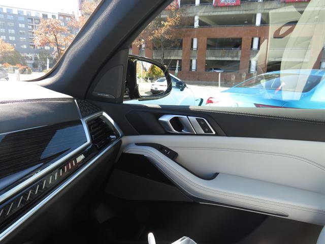 Used 2025 BMW X5 M60i w/ Executive Package image 17