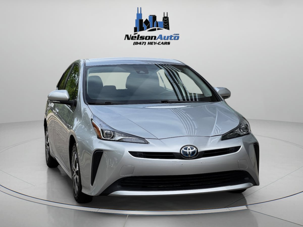 Used 2021 Toyota Prius LE FWD image 2