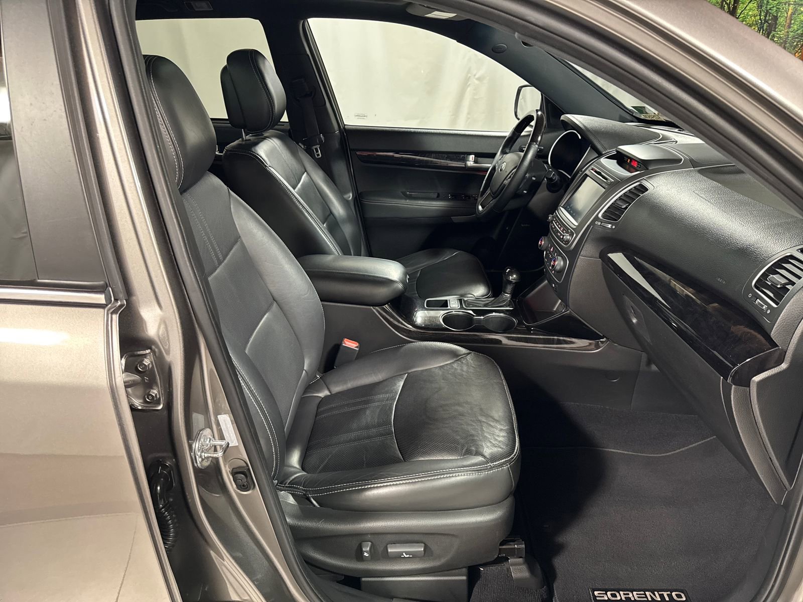 Used 2014 Kia Sorento SX w/ 3rd Row Package FWD image 30