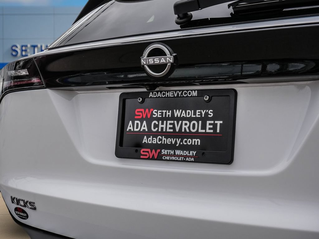 Used 2025 Nissan Kicks SV AWD/4WD image 10