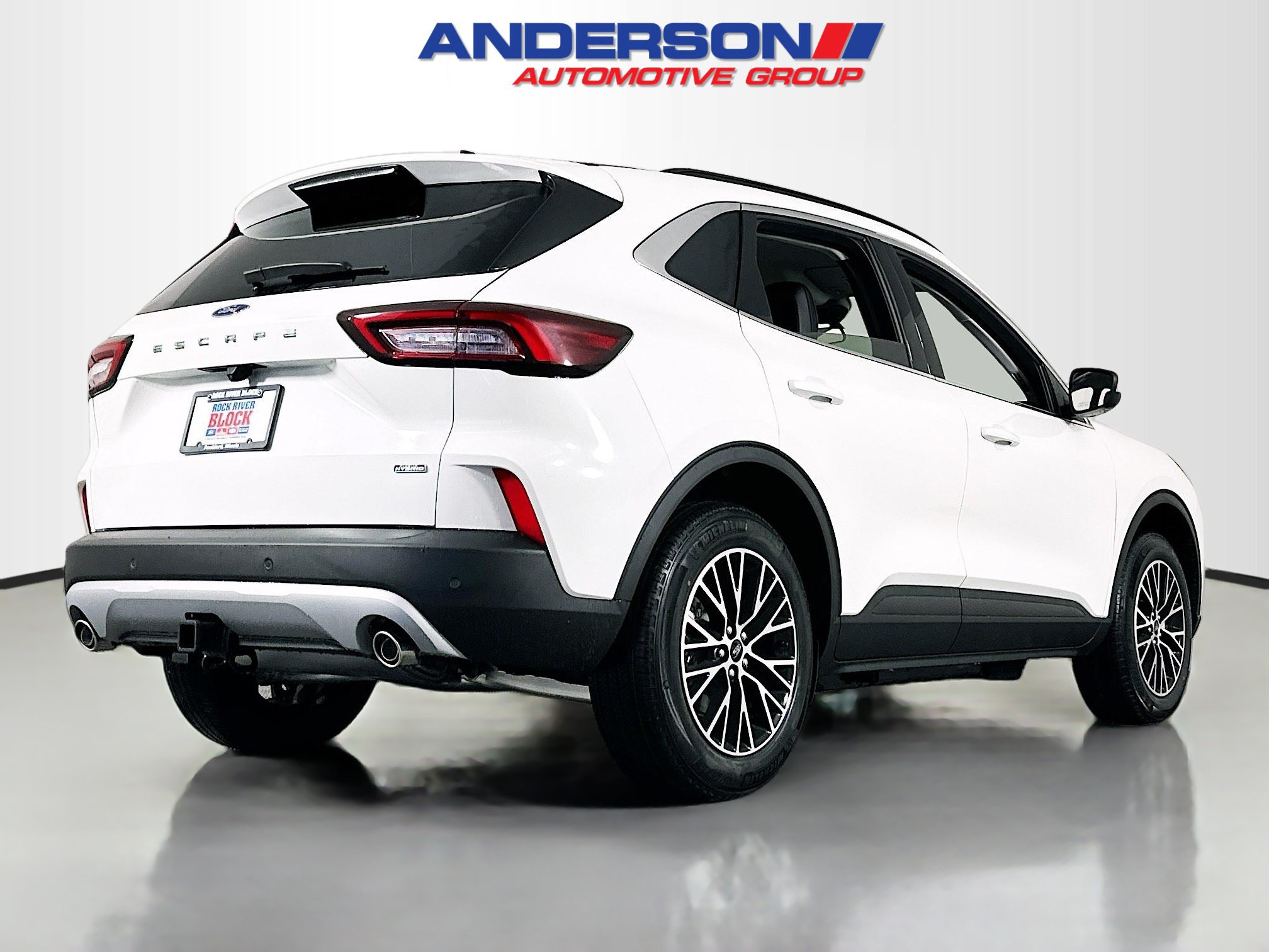 New 2025 Ford Escape SE w/ Class II Trailer Tow Package FWD image 2