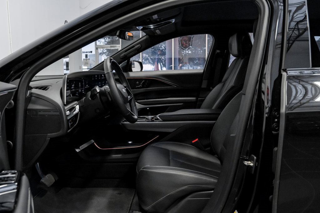 Used 2024 Cadillac Lyriq Luxury image 4