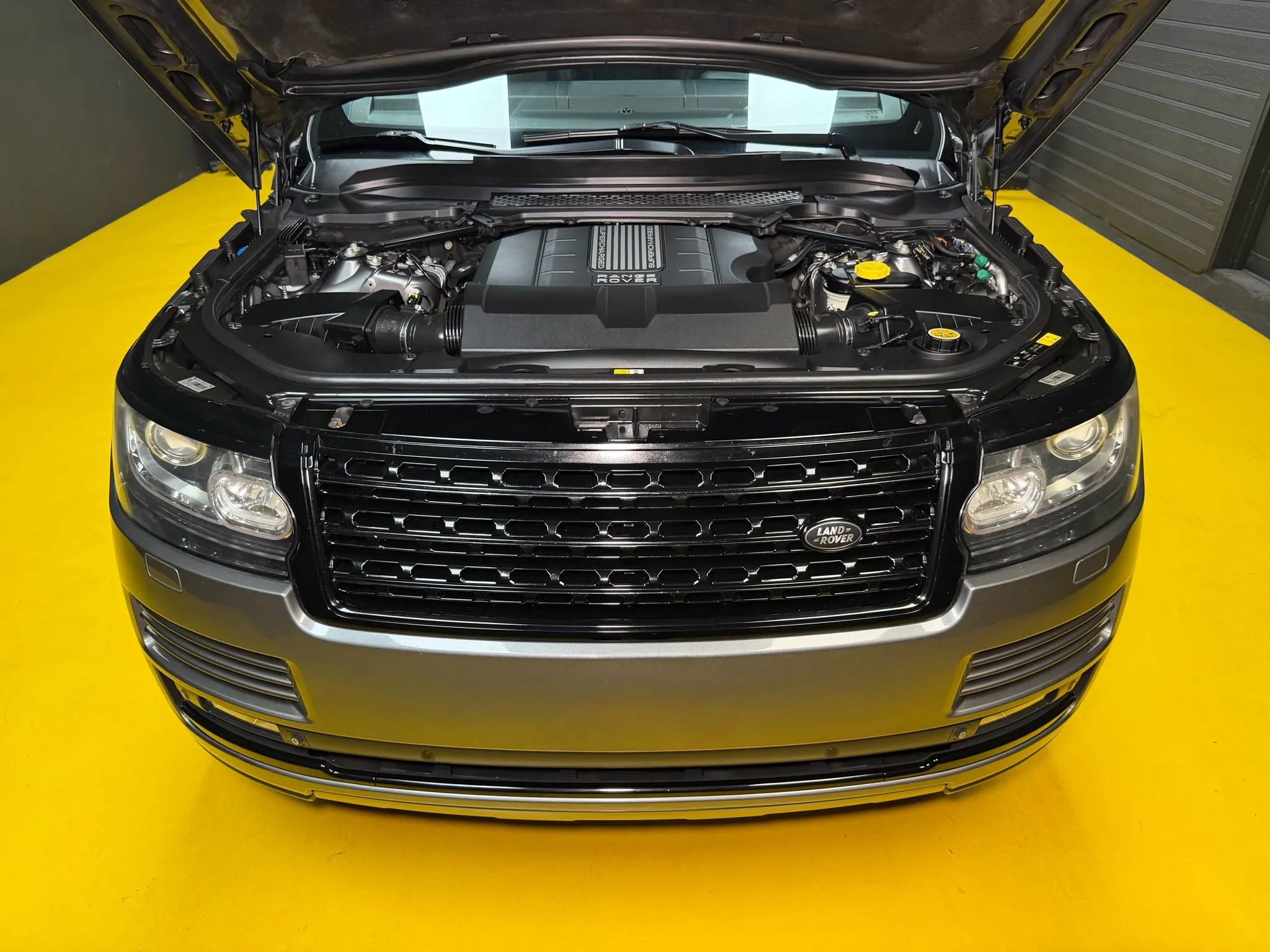 Used 2014 Land Rover Range Rover Supercharged image 56