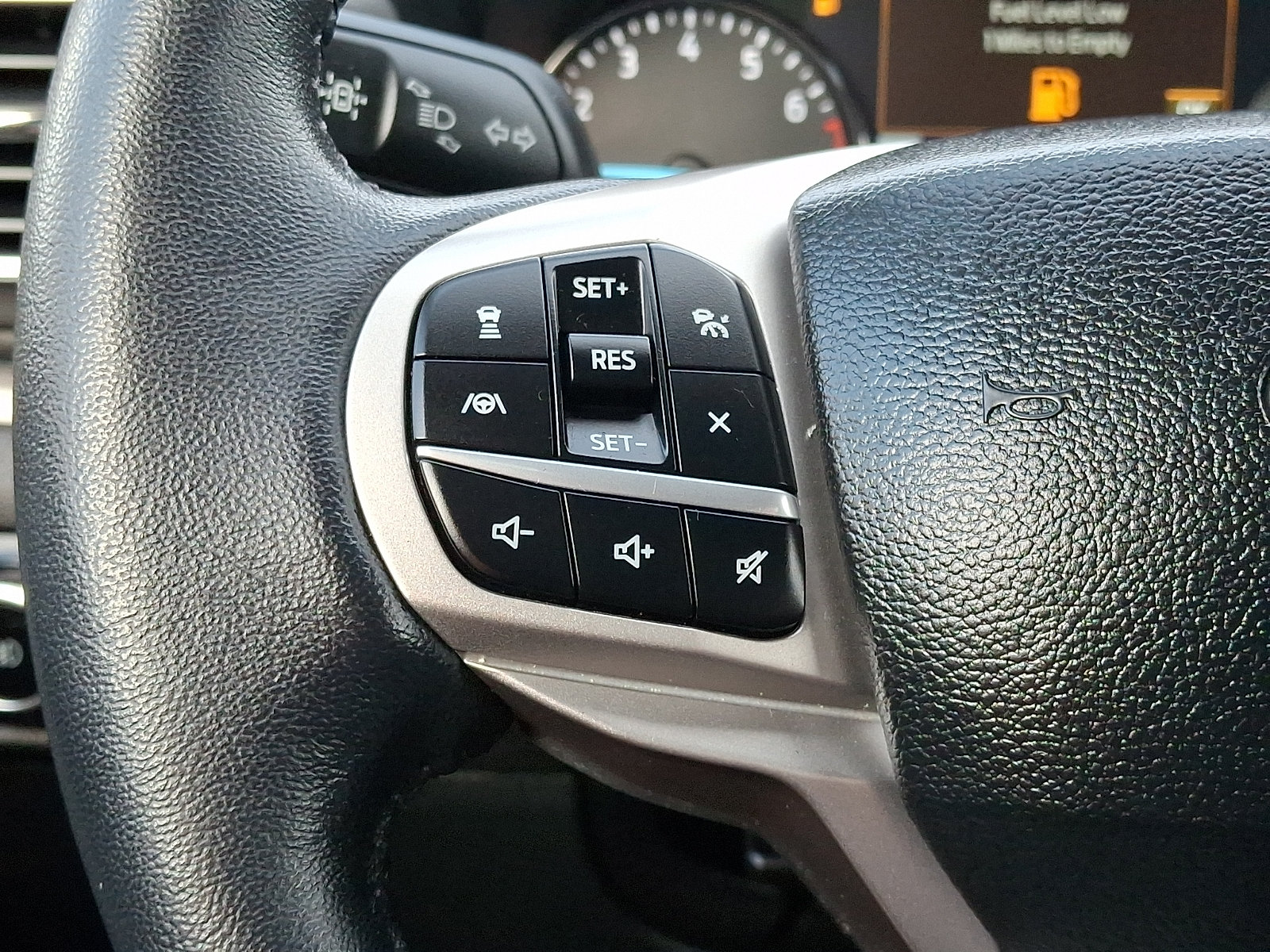 Certified 2023 Ford Explorer XLT w/ Equipment Group 202A AWD/4WD image 24