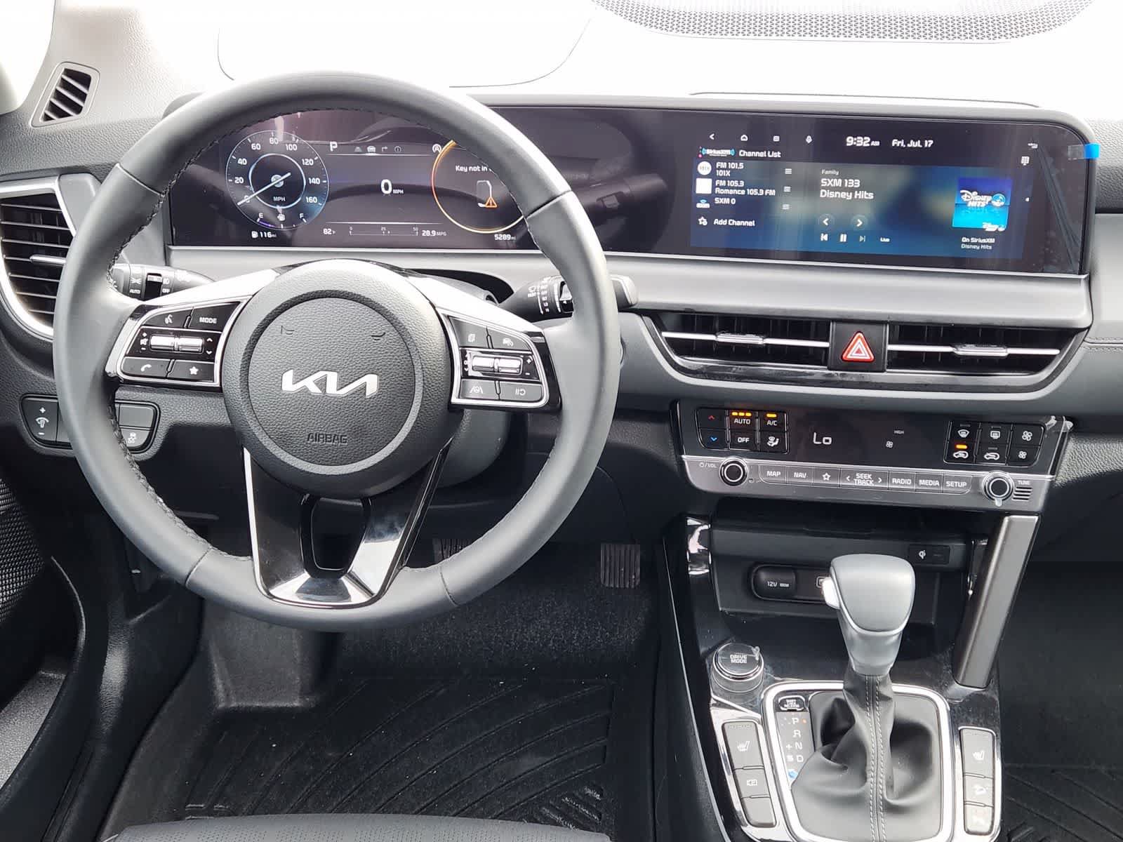 Certified 2025 Kia Seltos EX w/ EX Sunroof Package FWD image 25