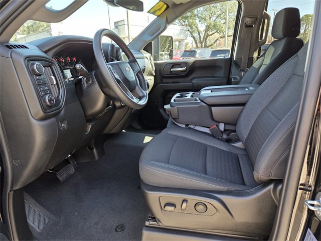 Used 2024 Chevrolet Silverado 2500 Custom w/ Custom Value Package image 12