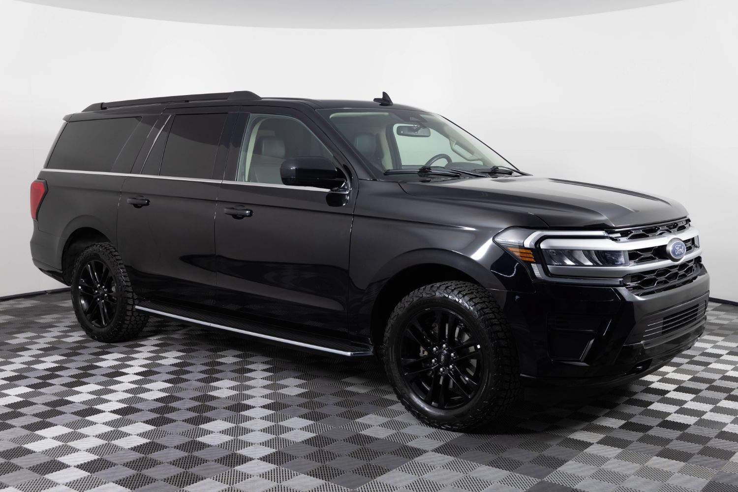 Used 2023 Ford Expedition Max XLT AWD/4WD image 10