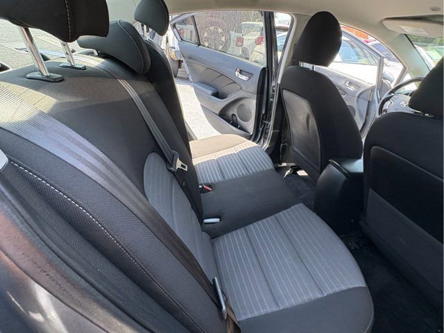 Used 2017 Kia Forte S w/ S Technology Package image 17