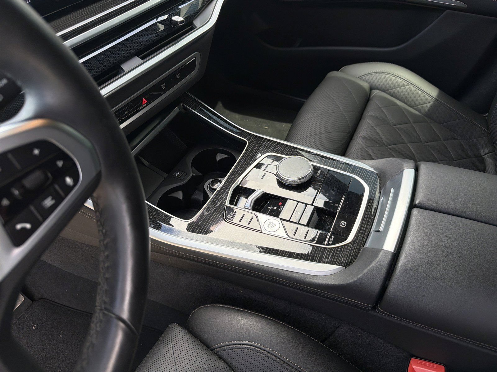 Used 2024 BMW X5 sDrive40i w/ M Sport Package RWD image 23