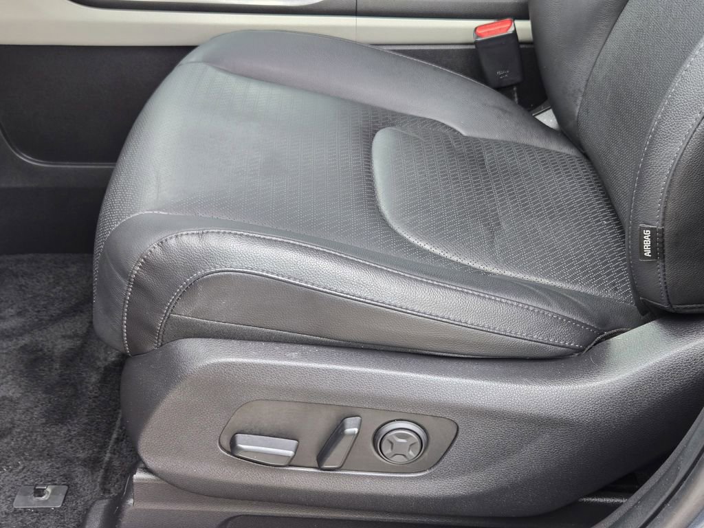 Used 2024 Kia Carnival SX Prestige image 26