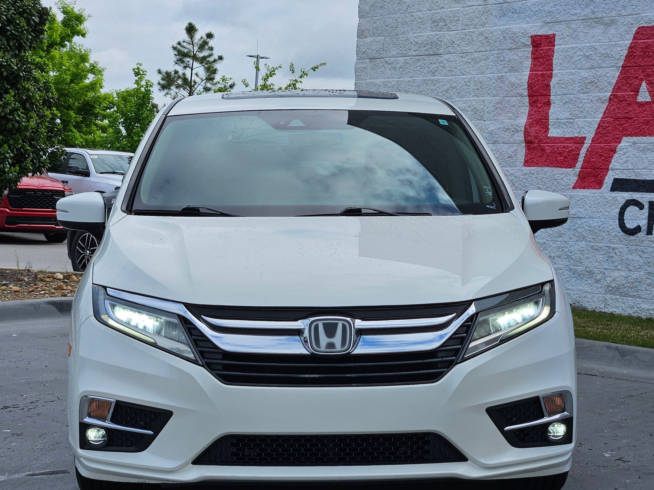 Used 2019 Honda Odyssey Elite image 2
