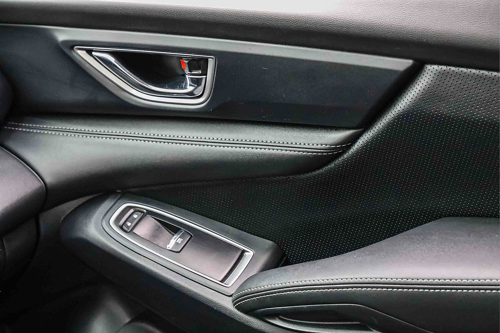 Used 2023 Subaru Ascent Limited w/ Technology Package image 15