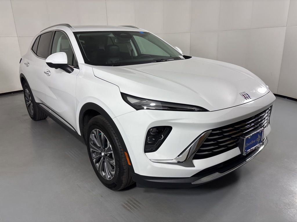 Used 2025 Buick Envision Preferred image 2