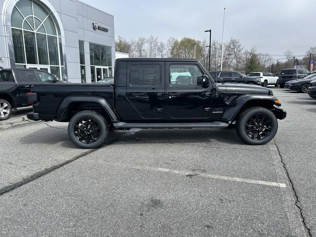 Used 2022 Jeep Gladiator Overland image 2
