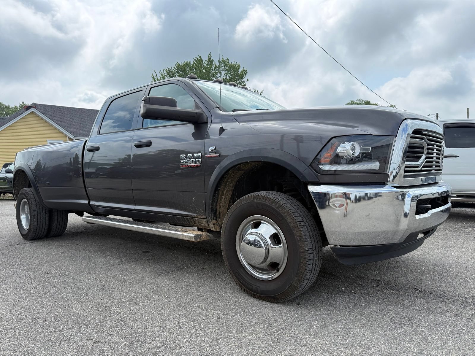 Used 2018 RAM 3500 Tradesman w/ Chrome Appearance Group AWD/4WD image 8