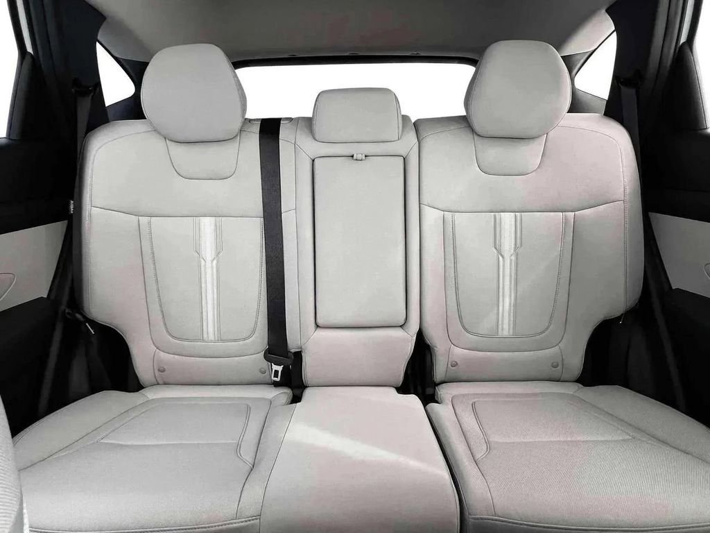 New 2026 Hyundai Tucson SEL image 16