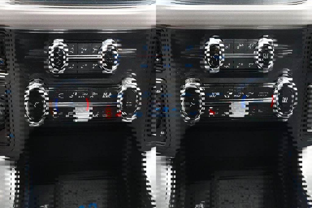 Used 2024 Ford F150 XLT w/ Equipment Group 302A MID image 28