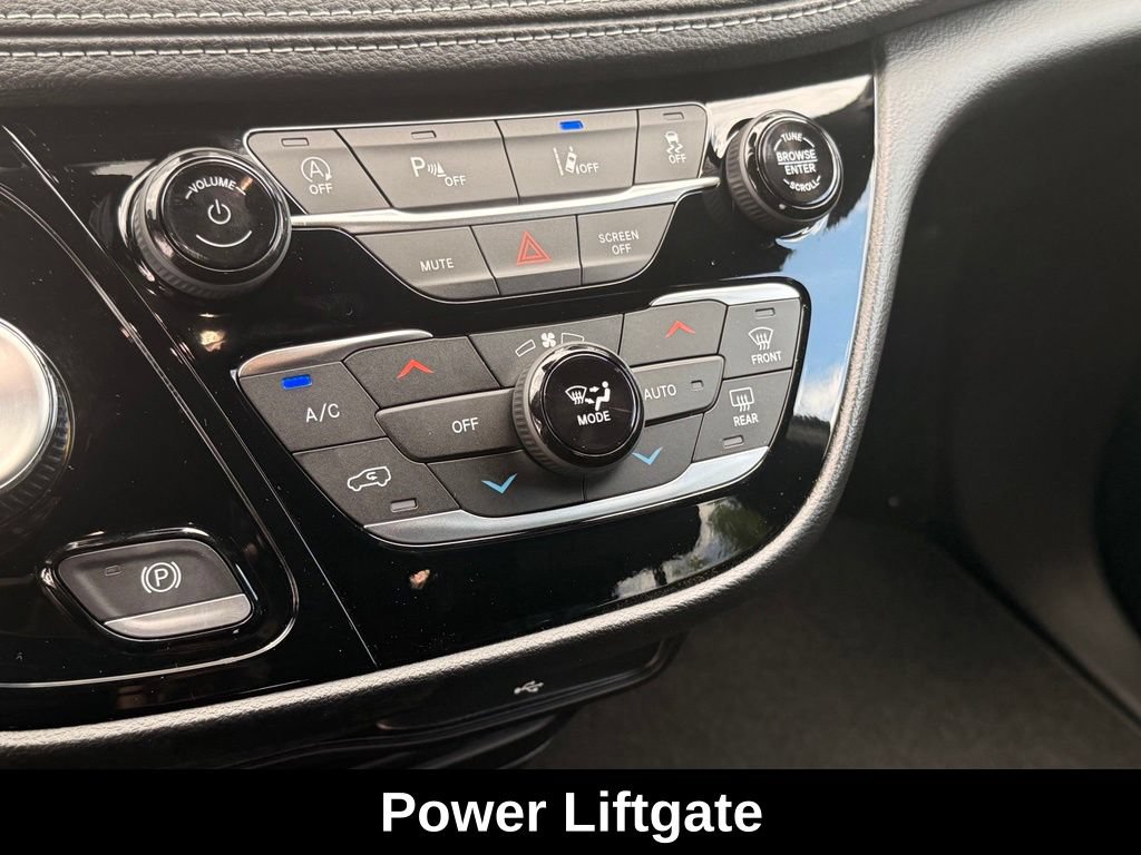 New 2027 Chrysler Pacifica Select w/ Family Tech Group FWD image 12