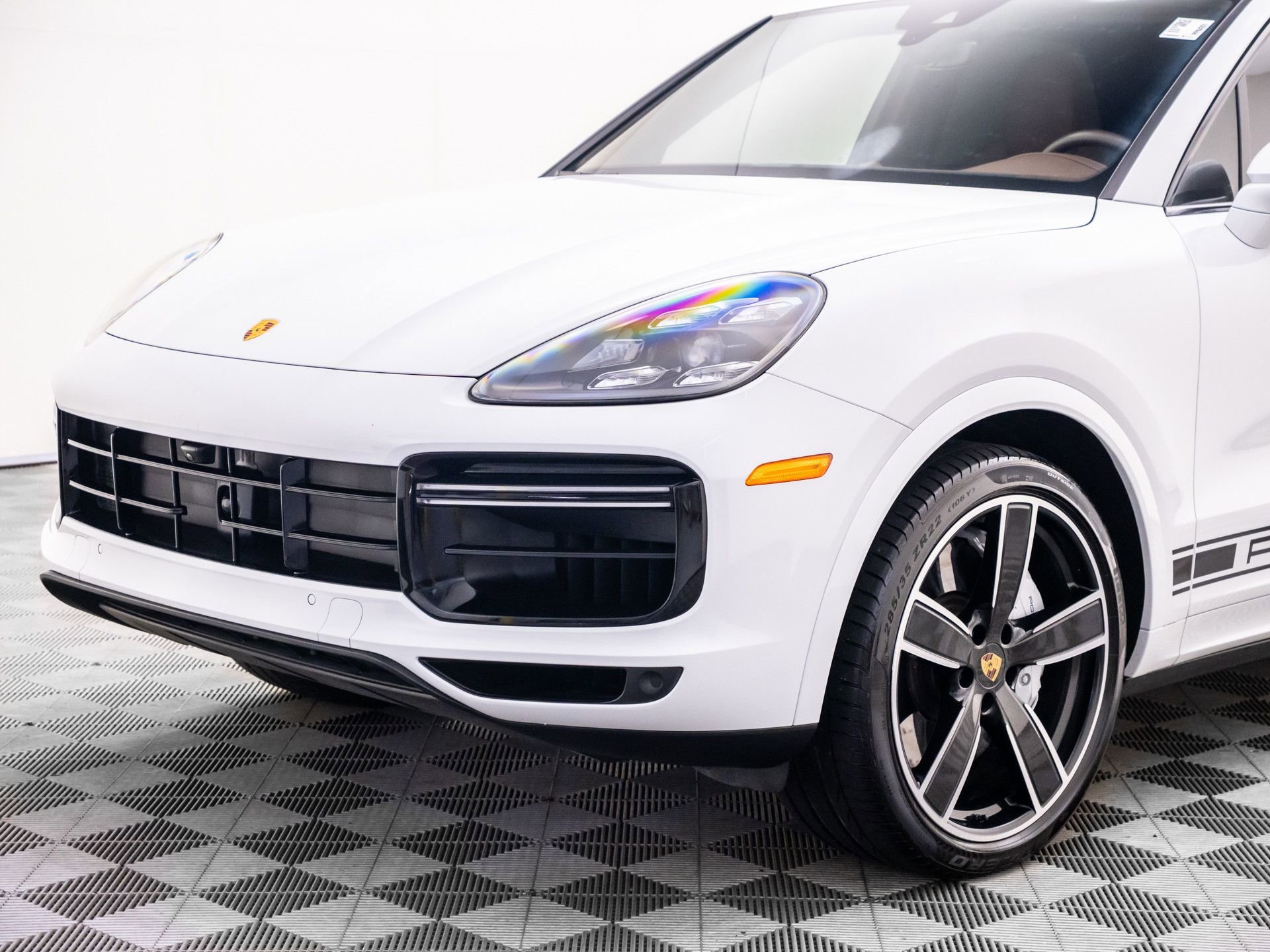 Certified 2023 Porsche Cayenne Turbo AWD/4WD image 35