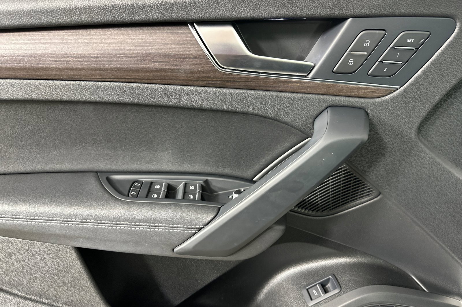 Used 2022 Audi Q5 2.0T Premium Plus w/ Premium Plus Package image 9