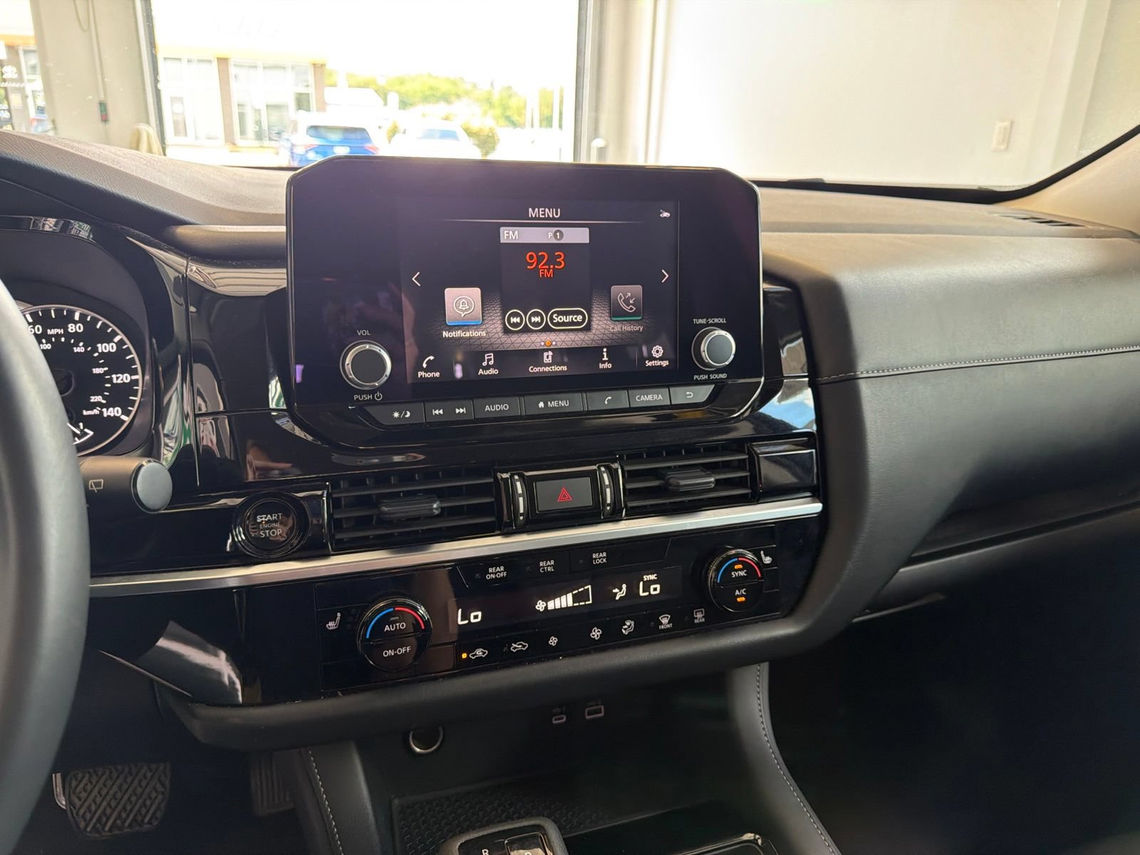 Used 2025 Nissan Pathfinder SV AWD/4WD image 27