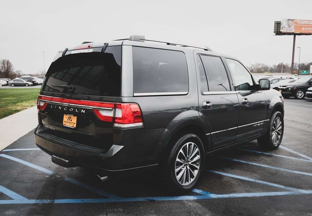 Used 2017 Lincoln Navigator Select image 35