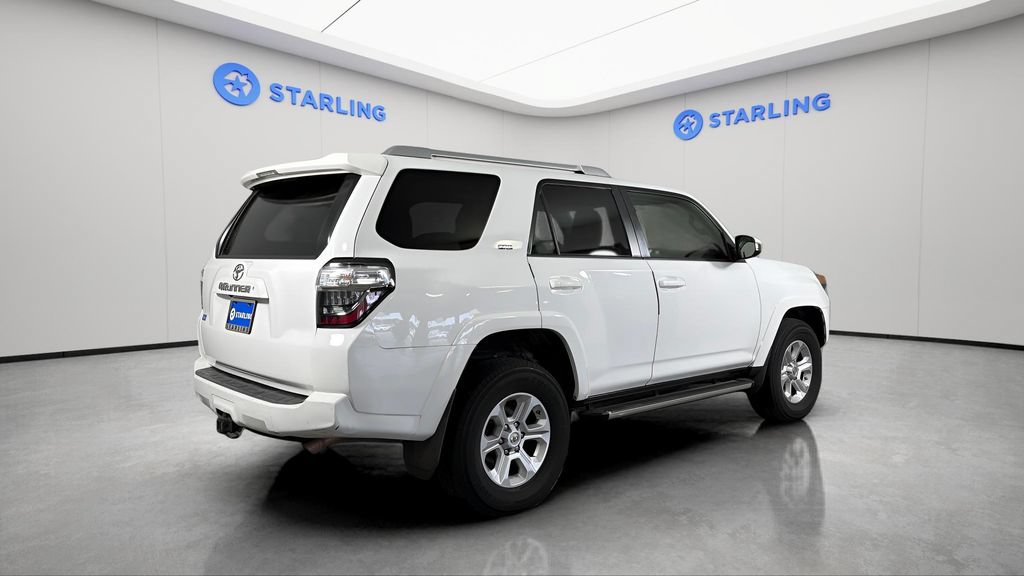 Used 2015 Toyota 4Runner SR5 AWD/4WD image 9